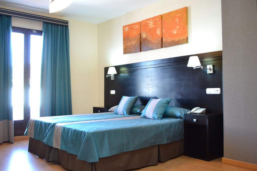 Hotel & Spa Plaza Arriate Exterior photo